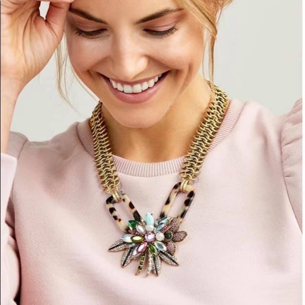 Stella & Dot Belle Statement Necklace